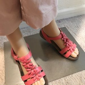 Naturalizer flower sandals 6.5M